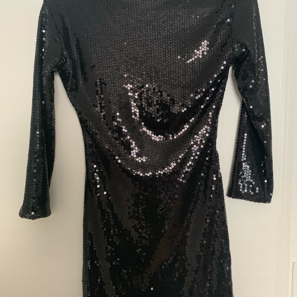 Black dress with sequins - Picture 2 of 2